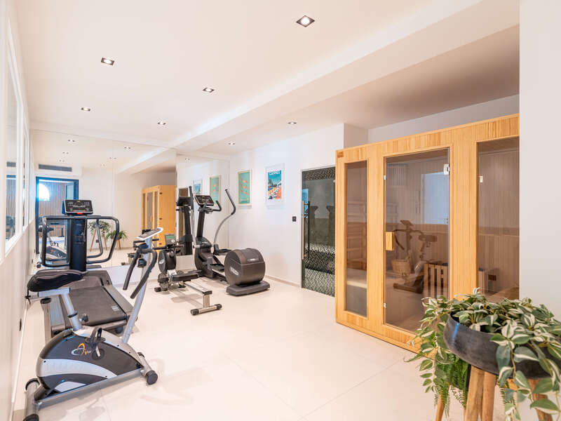 fitness_center_