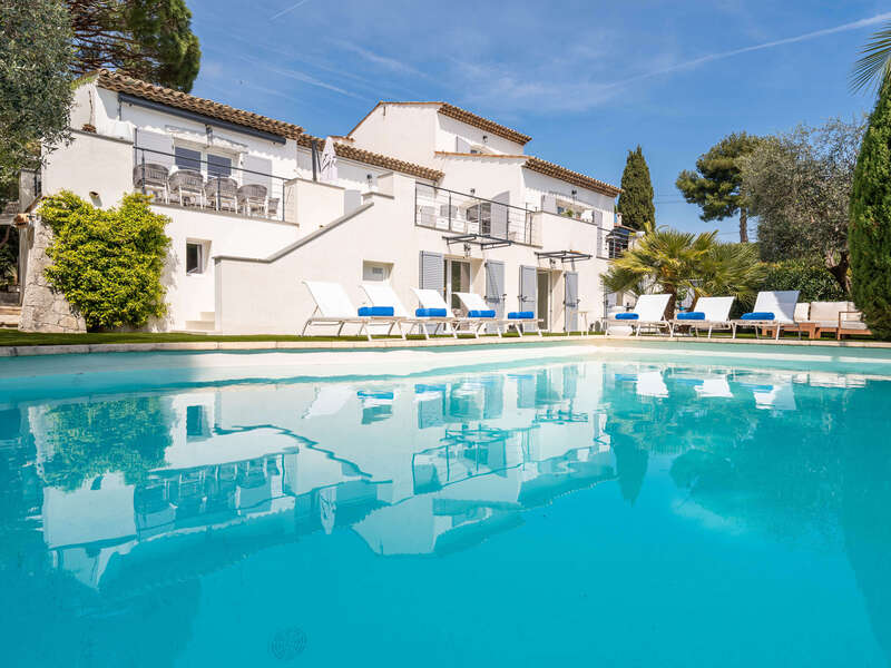 1_vue_ensemble_piscine_maison_