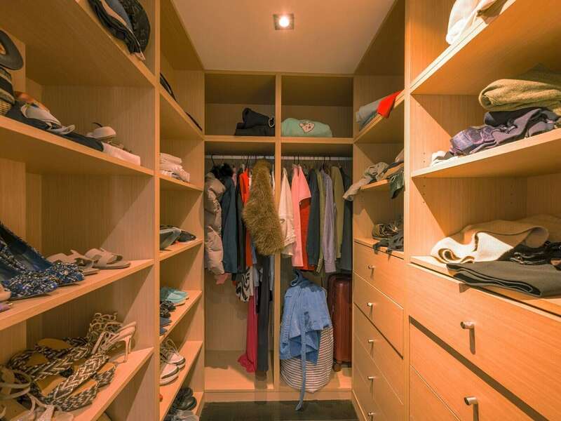 photo_villa_varela-_dressing_4___rempli_a__revoir___
